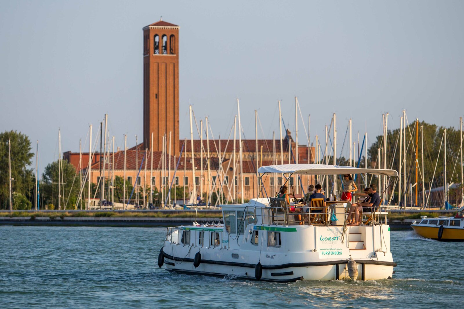 Hausboot Mieten In Italien ️ Hausbootferien Führerscheinfrei Italien