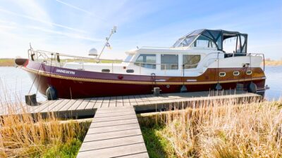 Motoryacht Gruno 41 Sinneskyn am Steg