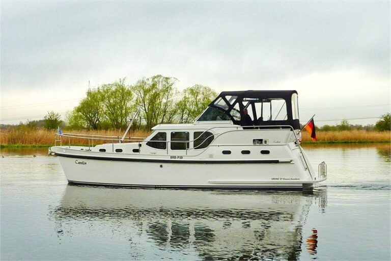 Seitenansicht Motoryacht Gruno 37 Carolin