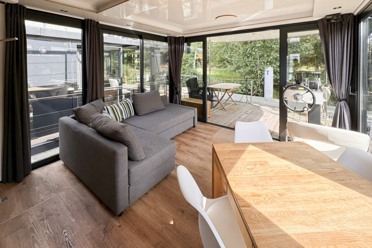 hausboot-spreeperle-couch-salon