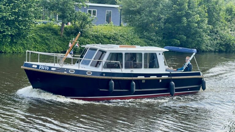 Hausboot Pluto in Holland fahren