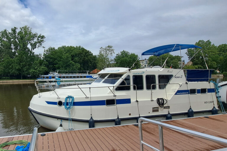 Hausboot Tarpon 32 an der Saale - Locaboat Holidays Fundaboat