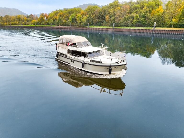 Boot Linssen 35 SL AC Cappuccino auf der Saar